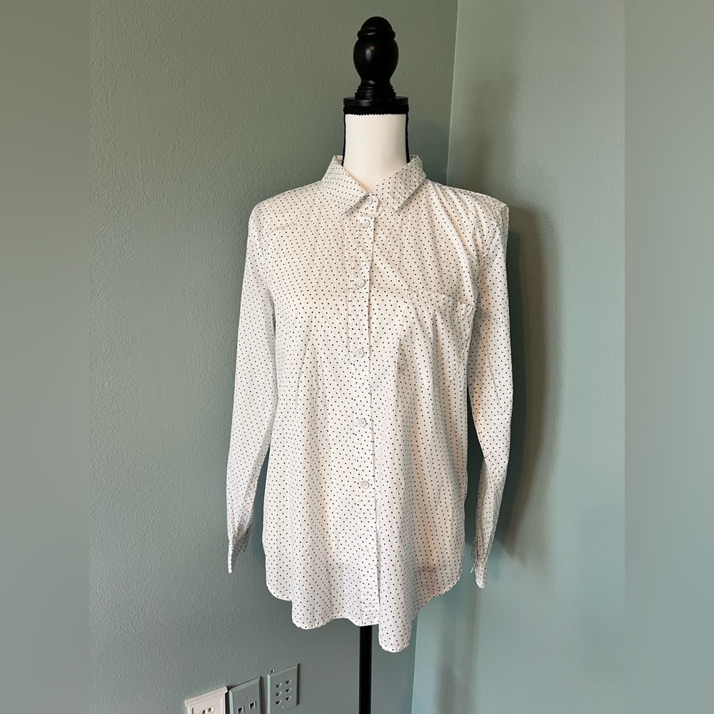 American Eagle Outfitters Women’s Button Down Shirt  Size M